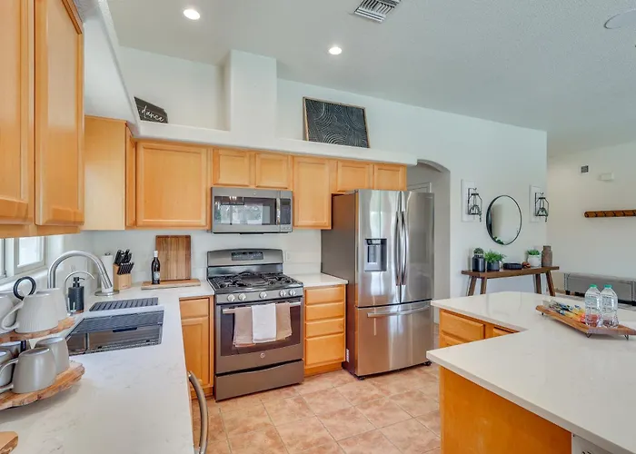 Holiday home 1 Mi To Golf Course: Yuma Oasis W/ Furnished Patio